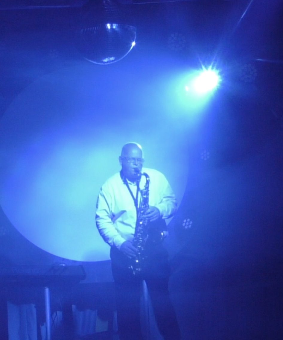 Shine On You Crazy Diamond — saxophone solo, live on stage